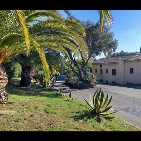 Location Dans Residence Calme, Proche Mer Cavalaire-sur-Mer Exterior photo